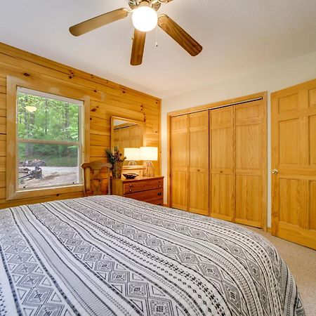 Peaceful Smoky Mountain Cabin With Deck And Fire Pit! Waynesville Εξωτερικό φωτογραφία