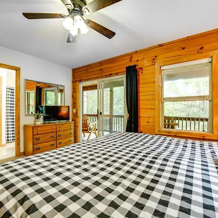 Peaceful Smoky Mountain Cabin With Deck And Fire Pit! Waynesville Εξωτερικό φωτογραφία