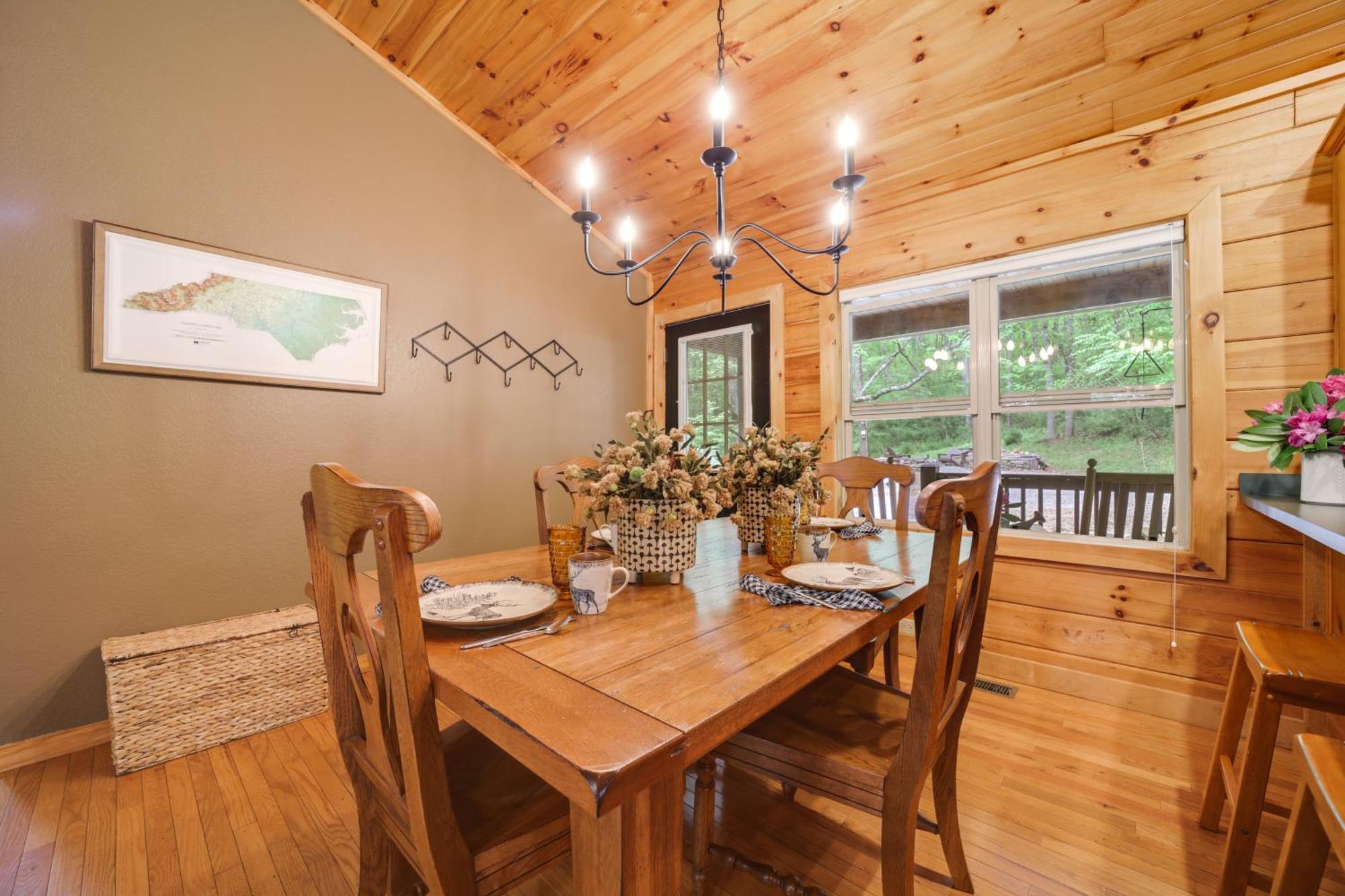 Peaceful Smoky Mountain Cabin With Deck And Fire Pit! Waynesville Εξωτερικό φωτογραφία