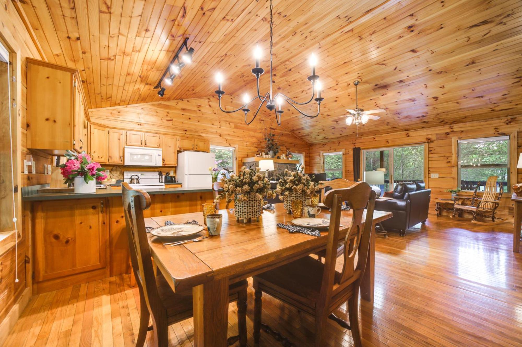 Peaceful Smoky Mountain Cabin With Deck And Fire Pit! Waynesville Εξωτερικό φωτογραφία